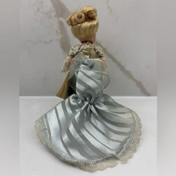 Vintage Madame Alexander Doll Porcelain Blue Edwardian Lady Collectable Doll - Picture 4 of 10